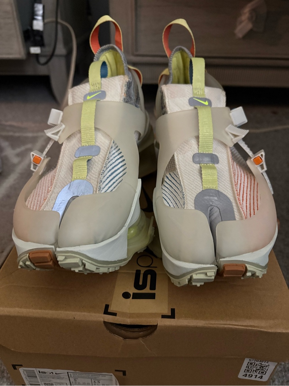 Nike Zoom Road Warrior ISPA Beige & Multi-Accent Slip-On Athletic Shoes